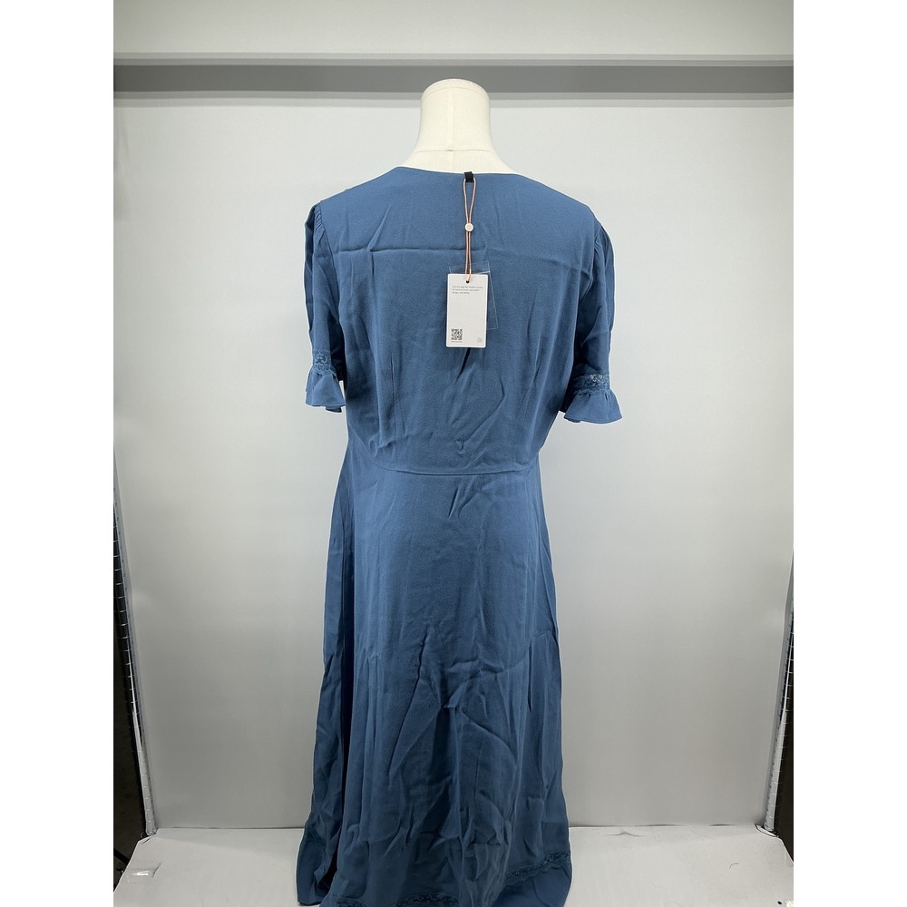 Lightweight Crepe Lace Inset Midi Dress - Picture 2 of 3